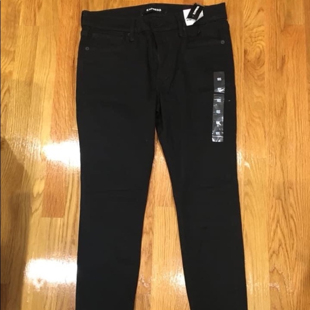 Women’s Express size 10 short mid rise leggings